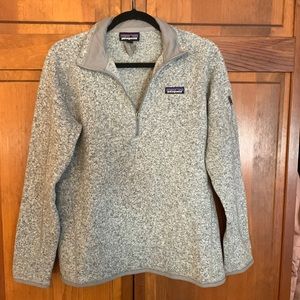 Patagonia quarter zip!! Size large! Barely worn! In great condition! Super comfy